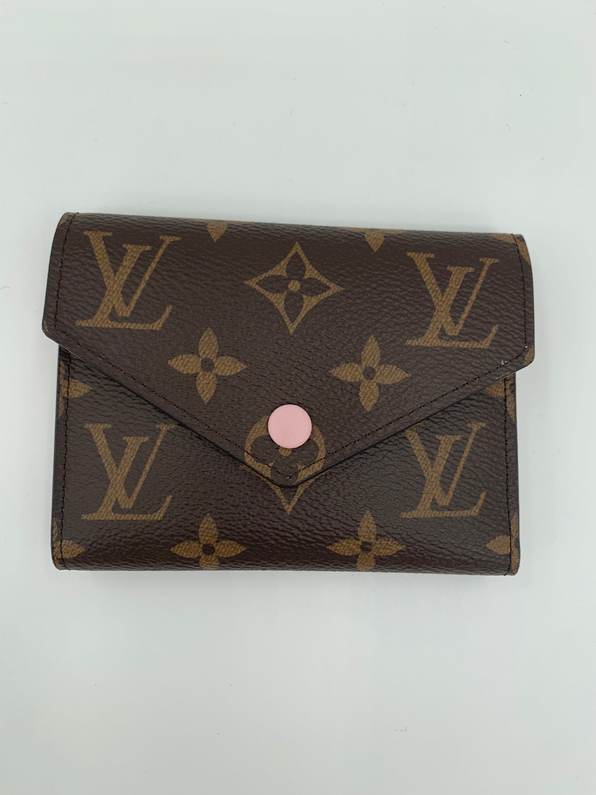 Louis Vuitton - Authenticated Victorine Wallet - Leather Brown for Women, Very Good Condition